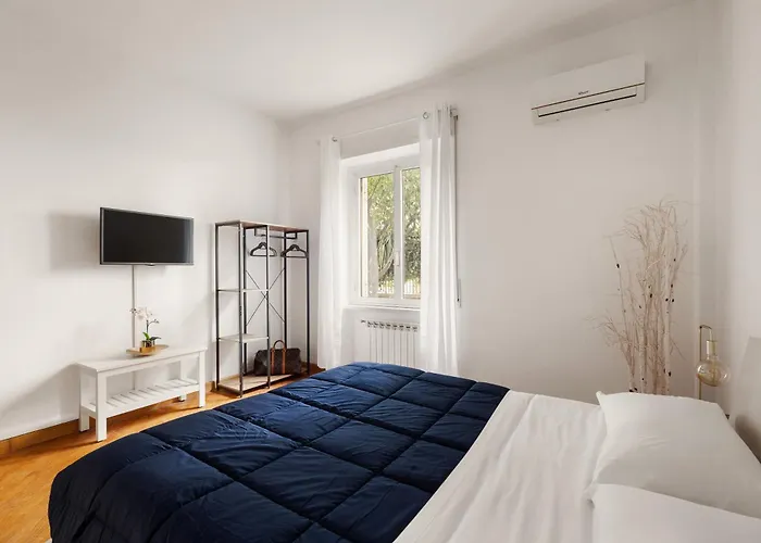 Chic Garden Retreat Colosseo 10 Min Metro B Apartamento *